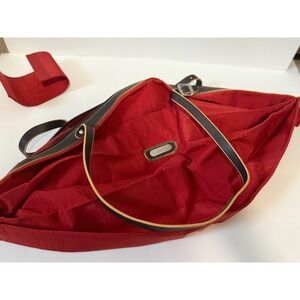 Red Purse Baggallini shoulder Tote - folds up accordian Travel packable great